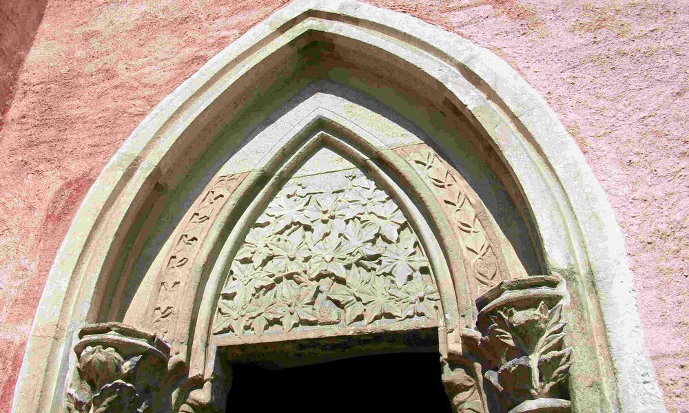 Portál kaple Andělů strážných