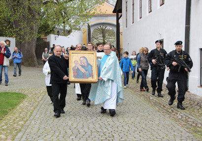 17.4. Slavnostní průvod se Zlatokorunskou madonou